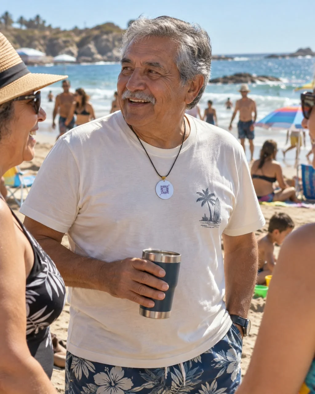 Adulta mayor con collar de identificacion